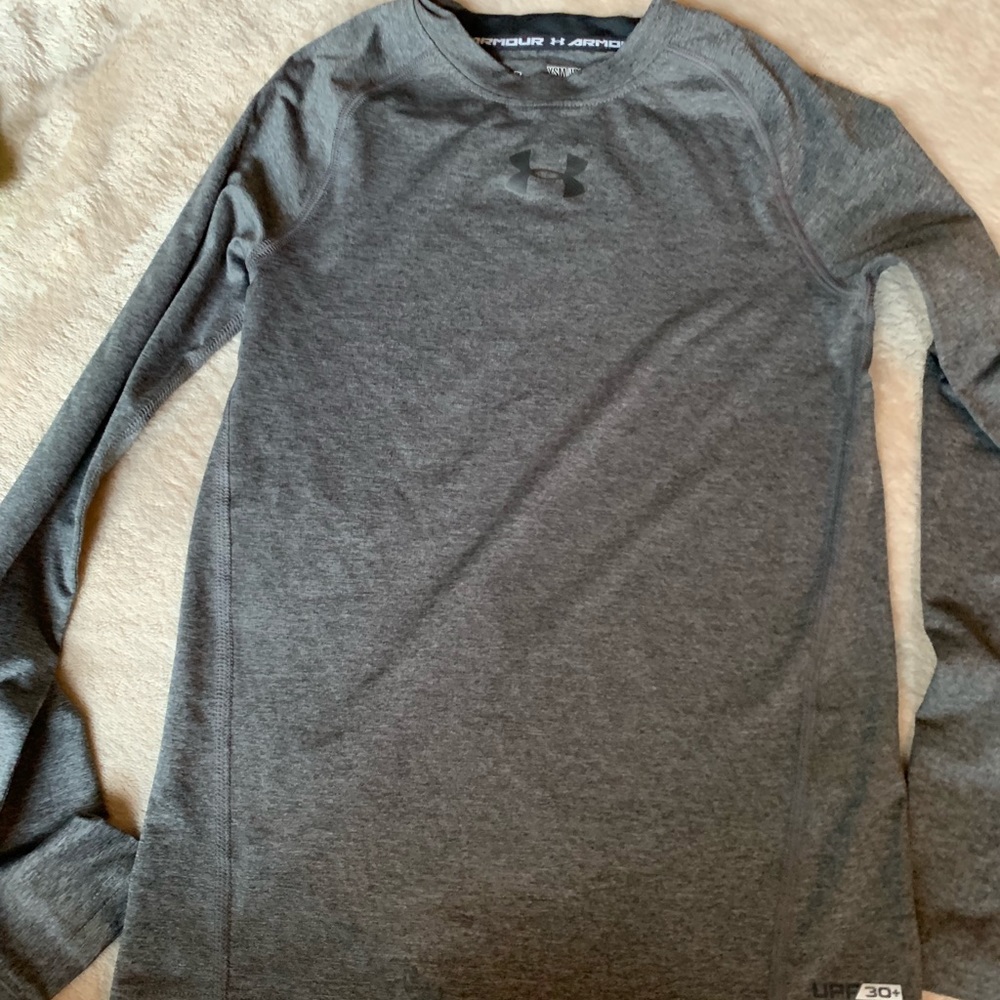 grey under armor tee